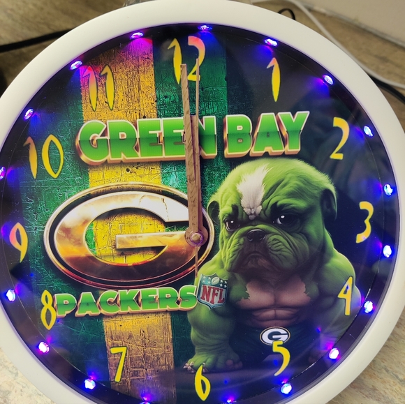 Green Bay Packers clock - Picture 7 of 10